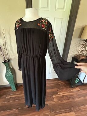 Wrangler Black maxi dress with floral embroidery details